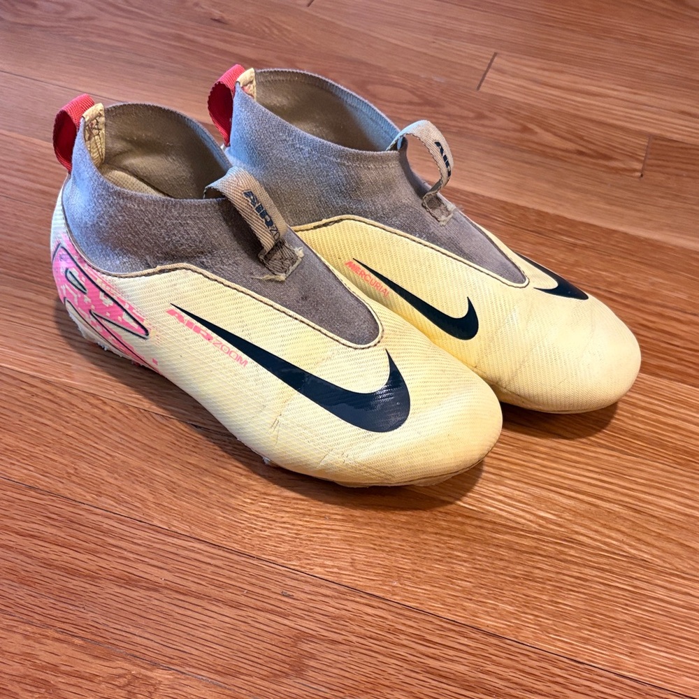 NIKE JR MERCURIAL SUPERFLY 10 ACADEMY FG CLEATS size 1.5 youth